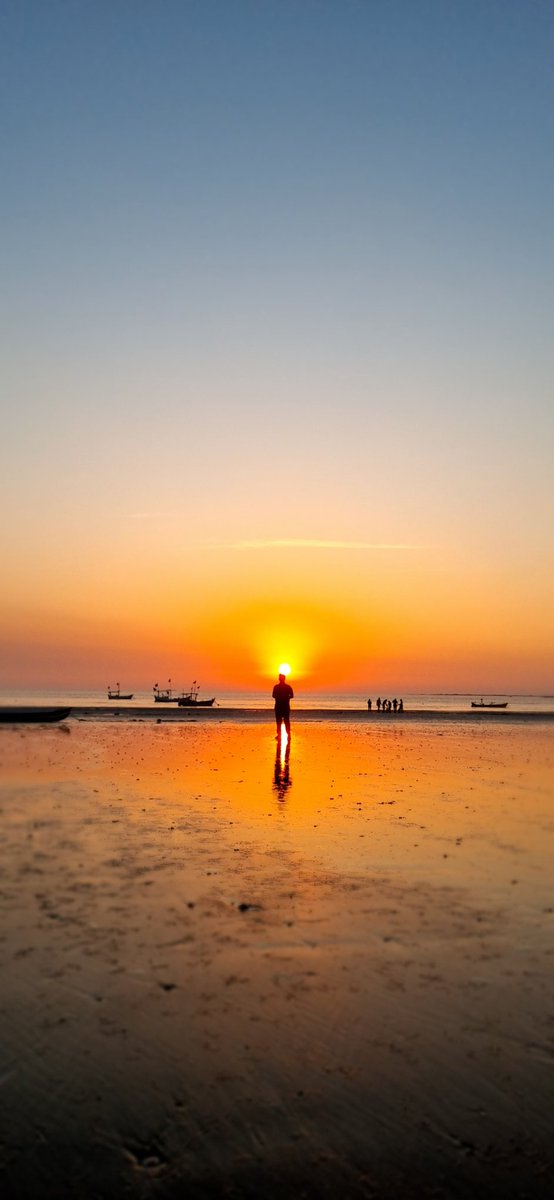 SunsetSnaps's tweet photo. RT @PayalPa36244022: Every sunset is an opportunity to reset.🌅🥳✨️
#sunsetphotography #photography #sunsetchasing https://t.co/z0GGf0mNIw
