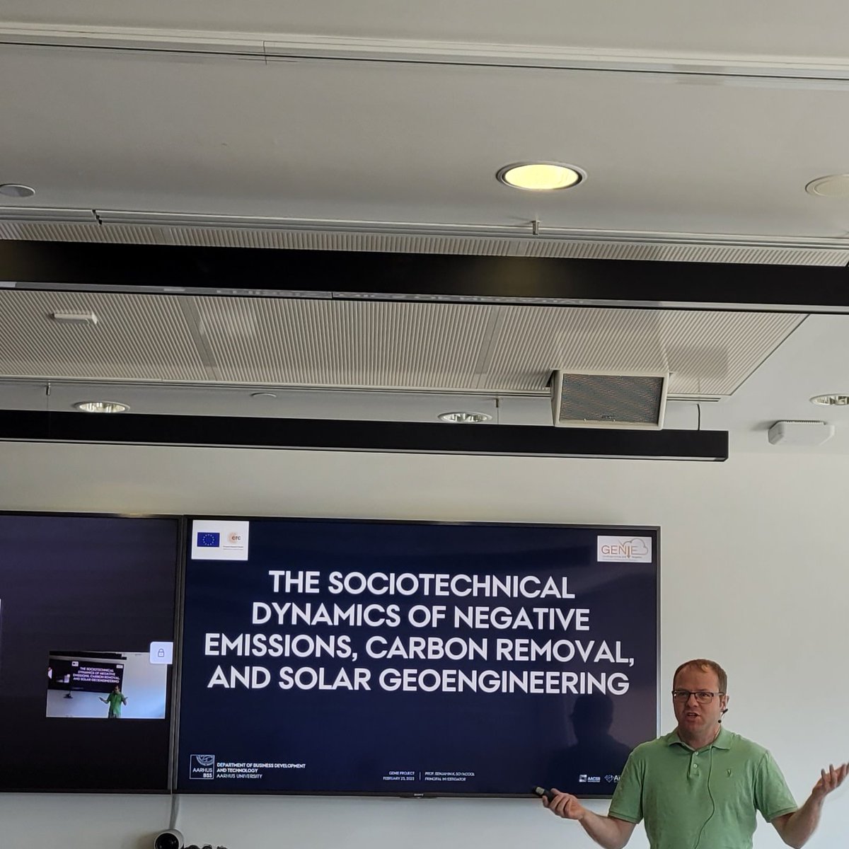MonashMSDI's tweet photo. That's a wrap on today's #ResearchSeminar- from geoengineering with @BenjaminSovaco1's GENIE to meeting climate targets with @antje_wiener - such intriguing talks with gen grasps and giggles!
@ClimateworksCtr @MonashEnergy @MonashUni
#NetZeroTalks #MonashNetZero https://t.co/Cdt3qEyh7c