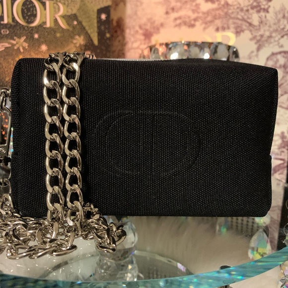 Sparkle_999's tweet photo. So good I had to share! Check out all the items I'm loving on @Poshmarkapp from @worldwide4_you #poshmark #fashion #style #shopmycloset #dior #yvessaintlaurent: https://t.co/rTVWORPl4b https://t.co/seBPnOgwWf