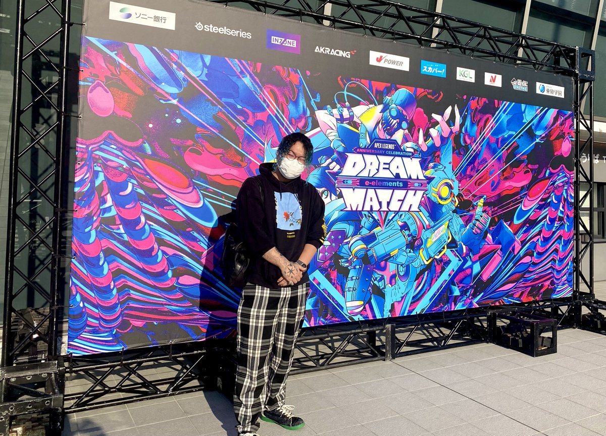 Lecter3D's tweet photo. 有明アリーナのAPEX #DREAMMATCH ！！！！！
ケイゴイノウエさんの描いたビジュの前で写真撮れたし、
CRの Parkha, mondo, Mainy, カワセさん達と記念撮影してもらいました！！✊🔥🔥🔥

お招き頂きありがとうございました。 https://t.co/fBVYnF6nBl