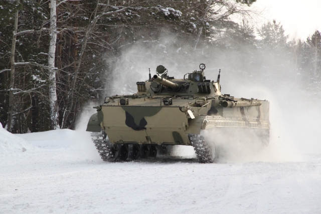 DefenseMirror's tweet photo. .@Kalashnikovgrp @IDEX_UAE @modgovae #IDEX2023 #NAVDEX2023 #UAE #AbuDhabi #ArmoredVehicle #ReactiveArmor #Russia: Kalashnikov Develops New Reactive Armor for BMP-3 Vehicles https://t.co/B8QiBSOhXY https://t.co/u2zU2OWCCx