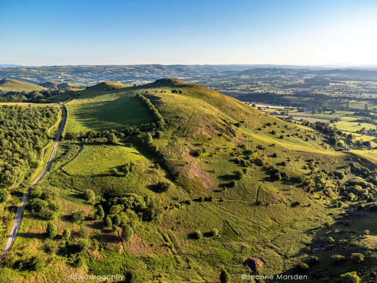 Views around Corndon in #Powys
Surrounded by #Shropshire on 3 sides. 
#corndon #corndonhill 
@VisitMidWales
  #midwales #wales 
@visitshropshire
 #england 
#ThePhotoHour #dronephotography