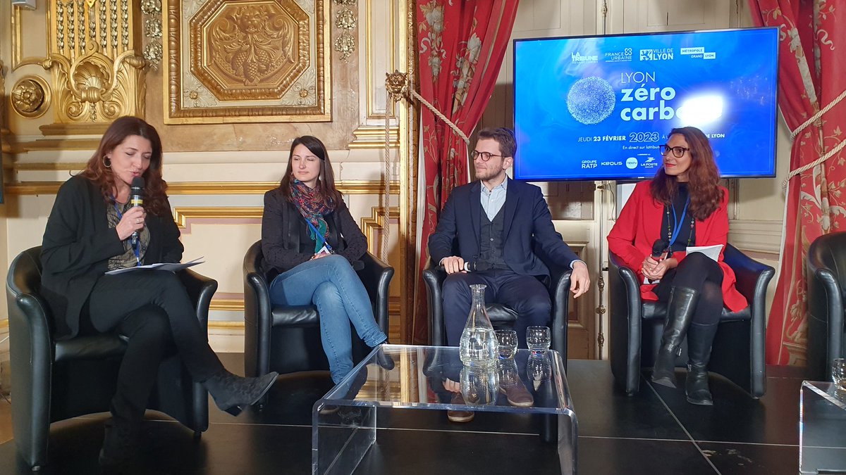 LPNews_AURA's tweet photo. Le #ForumZeroCarbone organisé par la @LaTribuneEvents est à #Lyon ce matin. #LaPoste participe  actuellement au débat sur la "logistique urbaine : les solutions pour decarboner les derniers kilomètres" https://t.co/G0KCwhLjKd