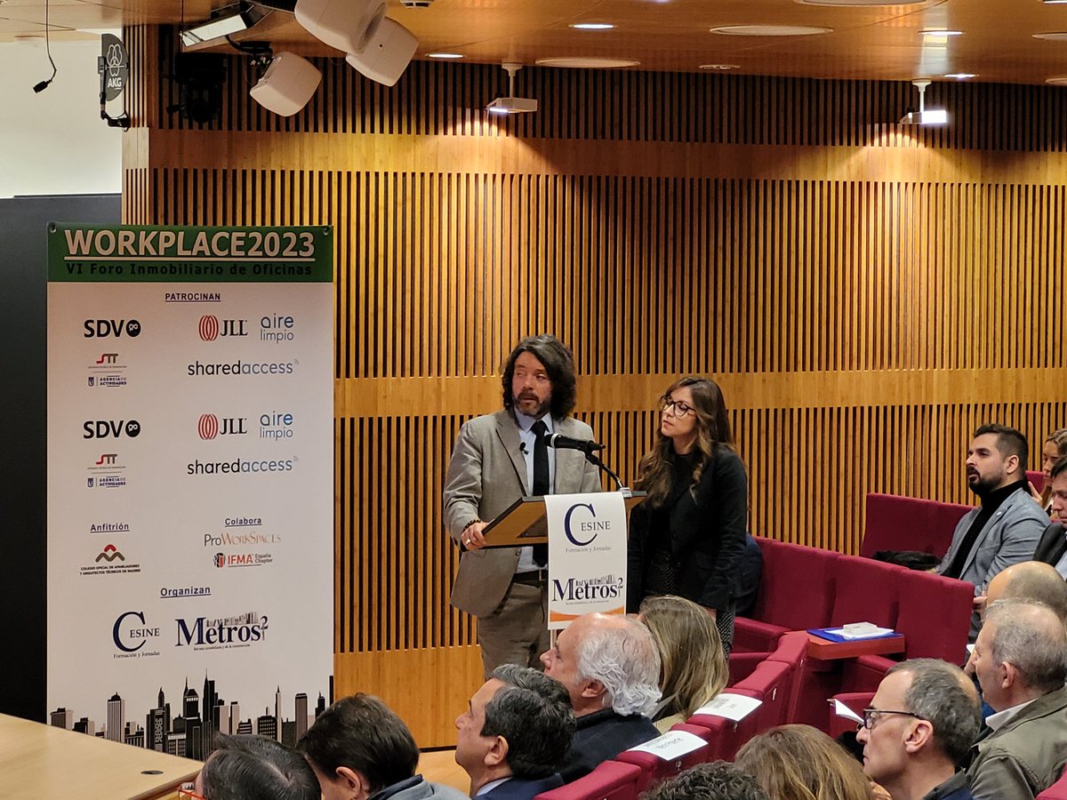 CesineEditorial's tweet photo. Eduardo Santos CEO de @SdvandP analiza el futuro de las oficinas flexibles y su vinculación con el #hospitality en #WORKPLACE2023. https://t.co/JYUIBTpnpb