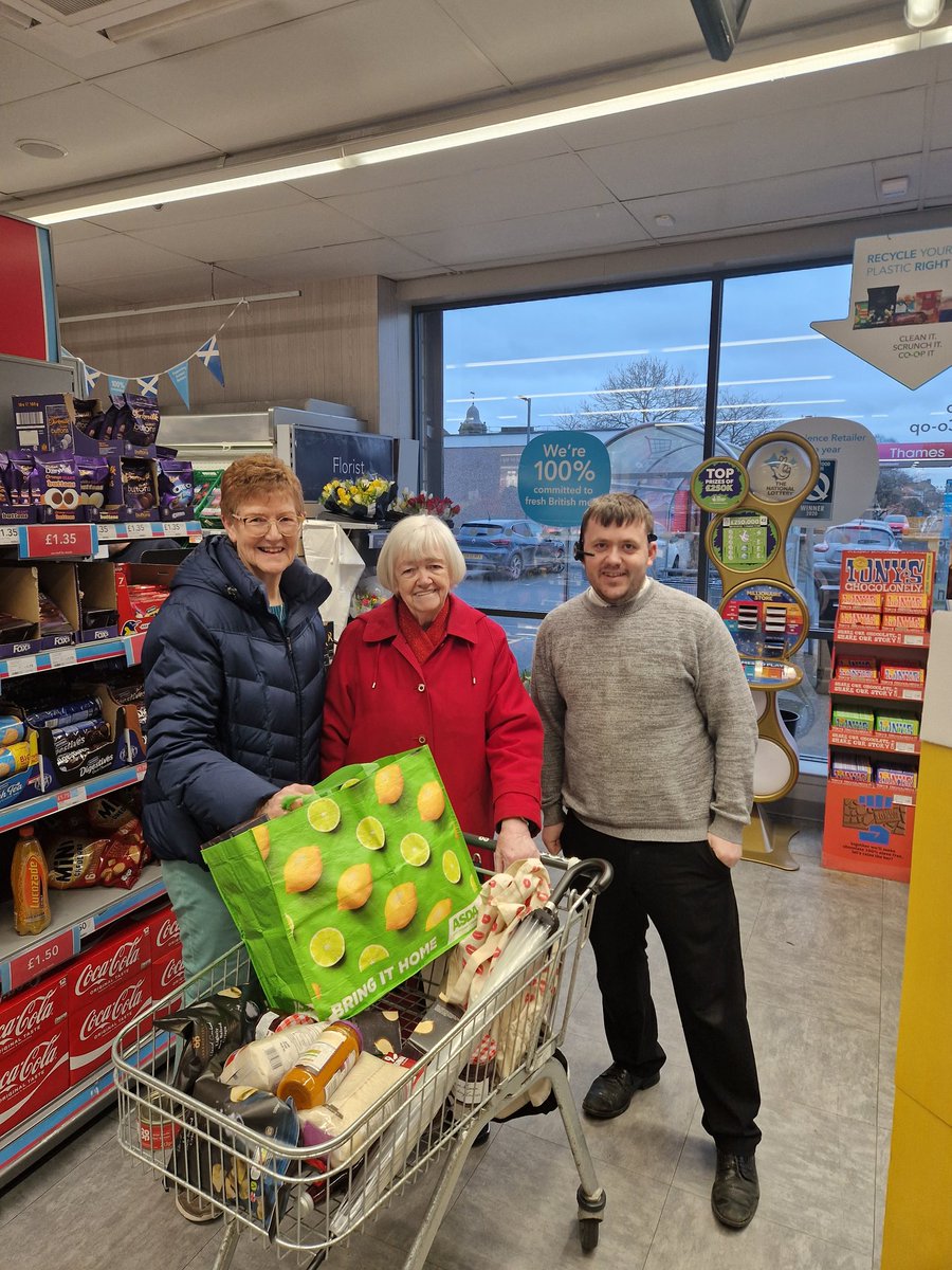 Bobbykeys8's tweet photo. We have been busy lately helping our community. Firstly, using our community donation to help the bowling club raise money for their fundraising night for Erskine House with stock for raffle prizes and food hamper 😀 @peterpalm18 @LyndaCurrie4 https://t.co/vYfJgjvBUK