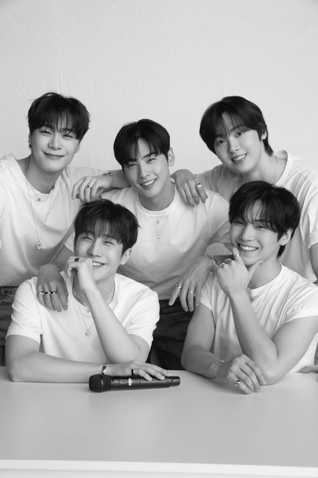 pmhdimples's tweet photo. ♥♥ 

 #HAPPY7thWITH_ASTRO
 #아로하를_만난건_7ᅵ적_이야 https://t.co/Mn5RTcpLTo