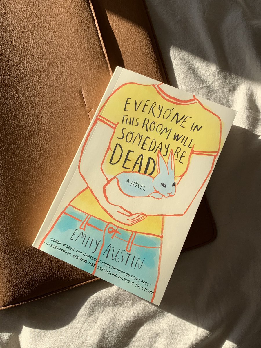 chloeprw's tweet photo. everyone in this room will someday be dead by emily austin ตัวเอกคิดเรื่องความตายตลอดเวลา she’s very anxious (and depressed) วันนึงได้ใบปลิว free therapy มา พอไปถึงพบว่าเป็นโบสถ์ ไปๆมาๆได้งานที่นั่นเฉย ทั้งๆที่เป็น lesbian+atheist เลยต้องแกล้งเป็น hetero+catholic ตลกมาก เราชอบบบ https://t.co/6EzBzmNiil