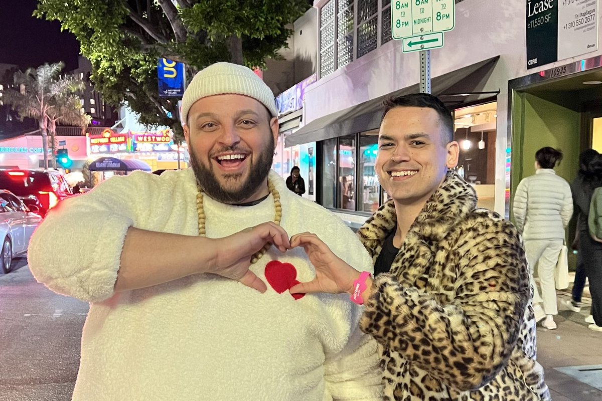 xoxo_glenn's tweet image. Today was exactly a year since I survived a “mini” heart attack and I got to celebrate being alive w some great friends like @WhatsupDanny and @Chelsealeebee 🖤