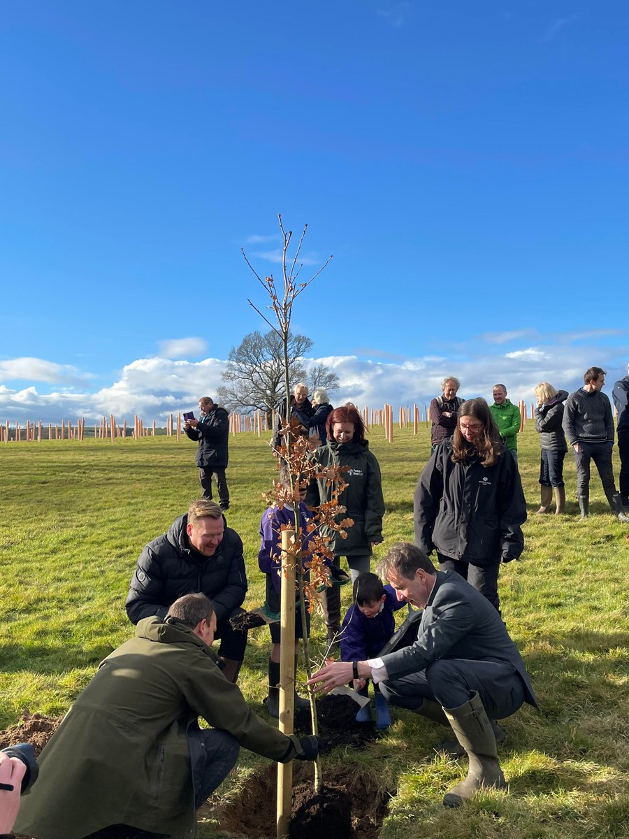 It was fantastic to see the new Great Avon Wood developing in Pensford during an afternoon of tree planting! 🌳 @forestofavon @AvonNeedsTrees

The area will see over 40,000 native trees supplied by @WoodlandTrust planted by volunteers across three years: avonneedstrees.org.uk/woodlands/grea…