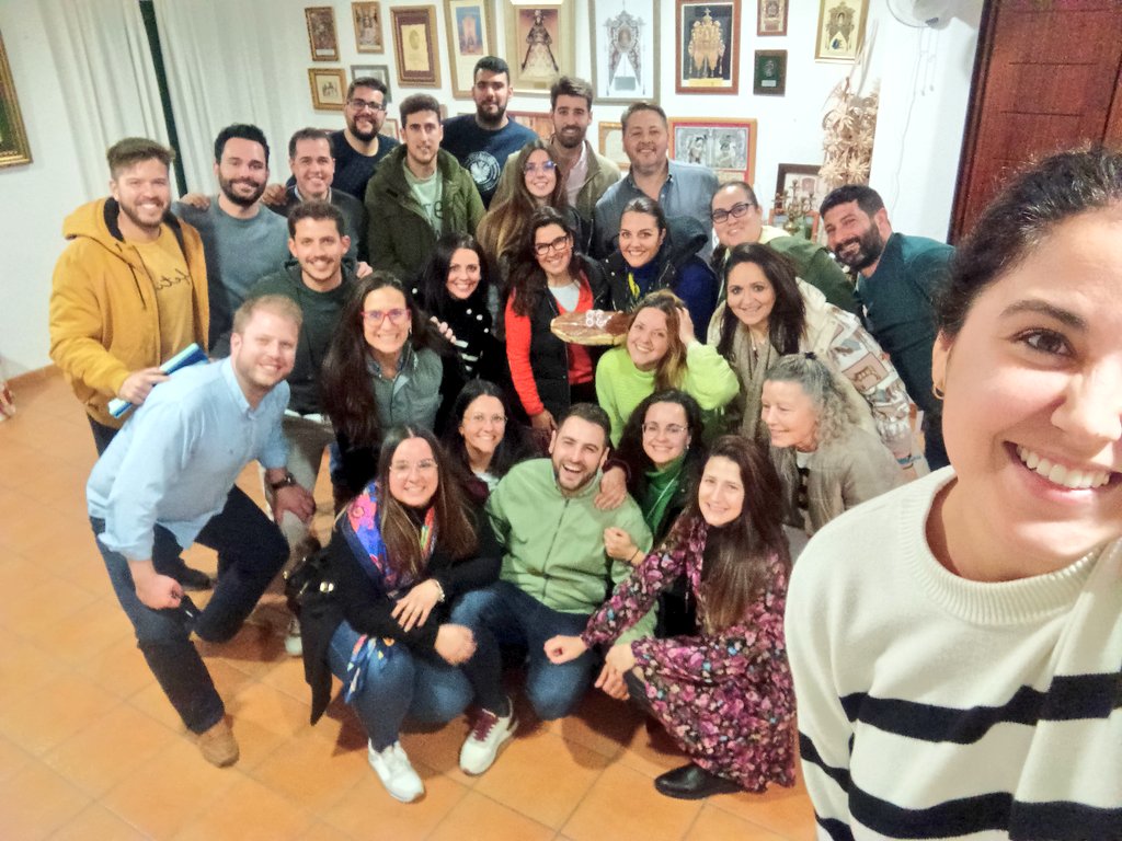 Coro de la Hdad del Rocio de La Puebla del Río tweet media