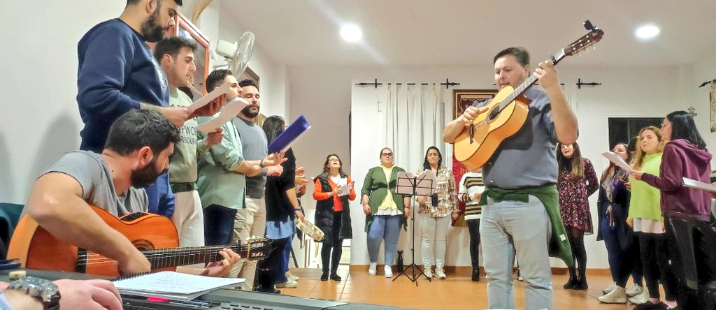 Coro de la Hdad del Rocio de La Puebla del Río tweet media