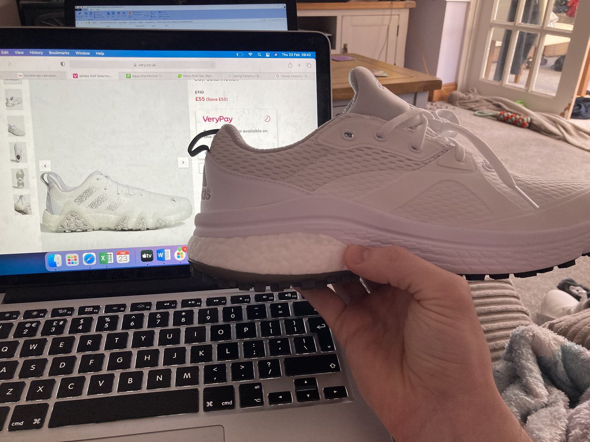 ash_arms's tweet photo. @VeryHelpers what is going on with very currently? Order trainers, you send the wrong ones, sizes are always wrong (order medium, you send small) - pointless complaining as you just get charged over and over. https://t.co/6GOeZhRCYy