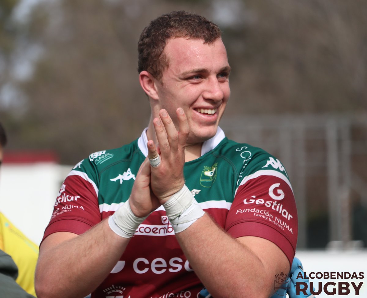 AlcobendasRugby's tweet photo. 👏👏

! #AlcobendasRugby ❤️ #ARU 🏉 
#SomosGranates https://t.co/ZsU3IGYSs5