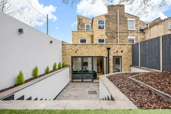 PropertyGareth's tweet photo. #FORSALE: Refined #2bed #basement #apartment with a #garden😎🏡
#Unique, tasteful and modern, this secluded urban sanctuary provides:
⭐️two #doublebedroom
⭐️an exceptionally large, modern bathroom 
⭐️a generous open-plan reception, kitchen, and dining area https://t.co/QCIKm3oogh