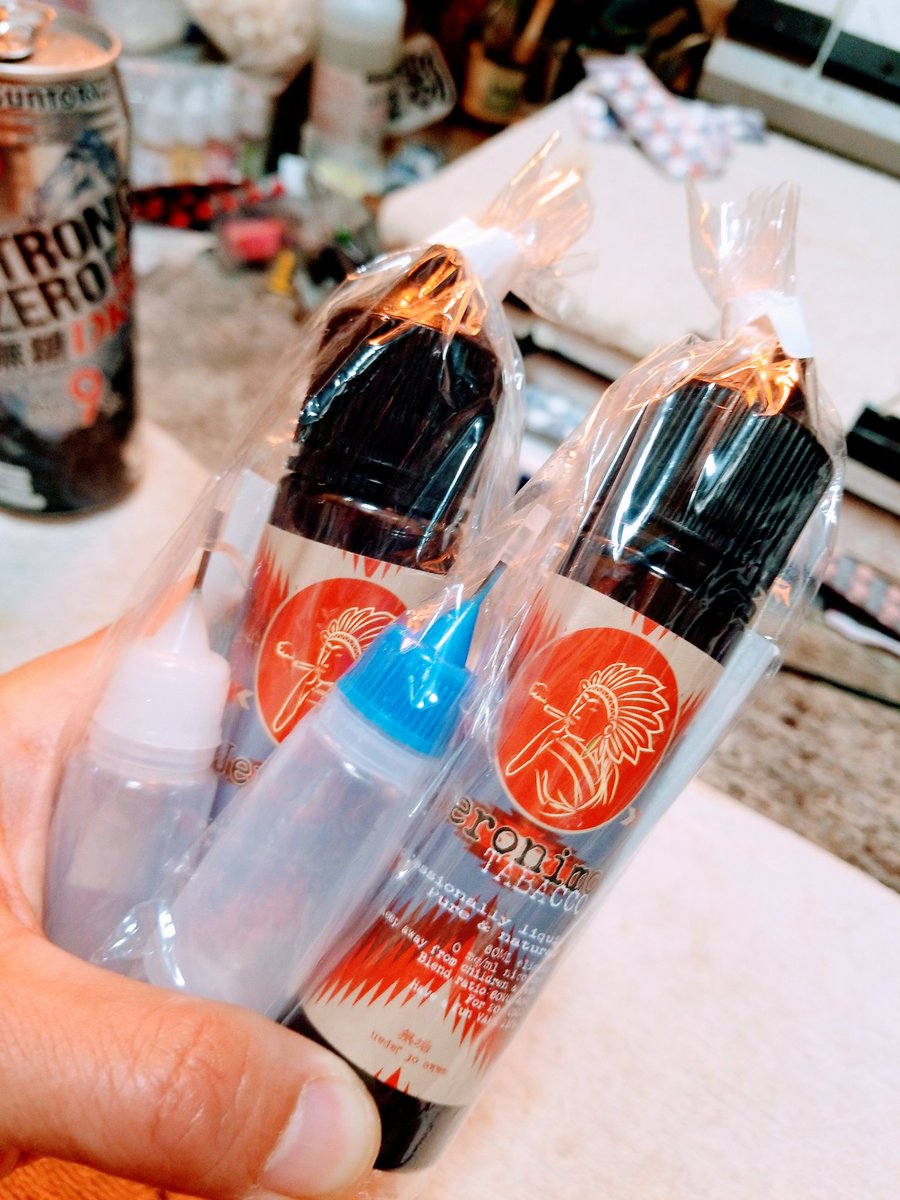 yamayou0's tweet photo. #VAPE
  #Hilax
 #リキッド
 #無垢 #69 
  #LiquidFactory
   #Jeronimo #ジェロニモ

   だけ、  来た～

     甘くない コーヒー☕ シガー♪
#無垢 さんの サンプル、吸ってから ドはまり。 コーヒー☕飲んだら、2時間タイマーなので💧 リキッドでのコーヒーは ありがたい( ≧∀≦)ノ https://t.co/YCQJS4H77V
