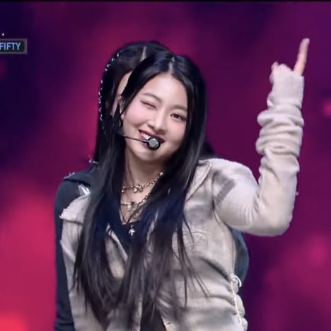 aran in fifty fifty's cupid stage at m countdown (230223) #aran