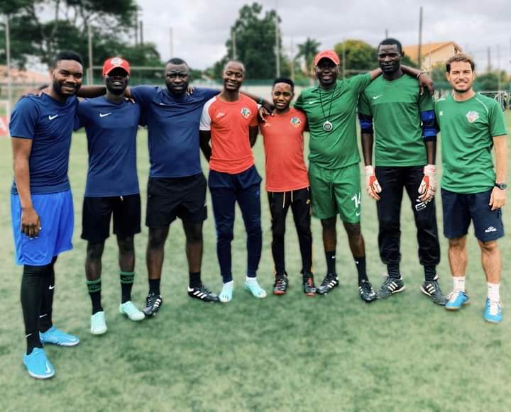 Mubajnr's tweet photo. 2012 AFCON golden boot winner Emmanuel Mayuka has joined Atletico Lusaka technical bench as the strikers coach, the club has confirmed. https://t.co/S7aoBA8O1r