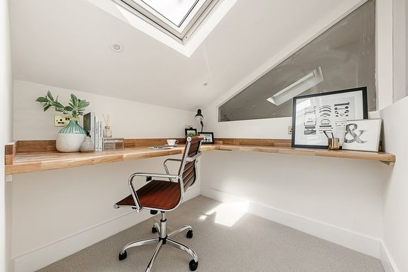 PropertyGareth's tweet photo. #ForSale:#Twobed, #twobath, #Twostory #victorianconversion in #Peckham😍🏠
This extraordinarily #architect-designed, #splitlevel #topfloor #apartment features premium finishes throughout. https://t.co/LtvVtaNCaX