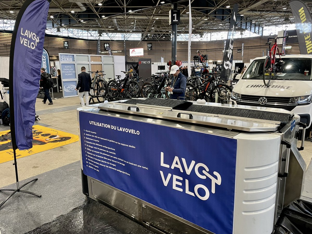 LAVOVELO_France's tweet photo. Sur le salon #Lyonmobility, #Decathlon Bron organise une bourse aux vélos. 
Les particuliers qui veulent vendre leur vélo doivent le présenter propre…

➡️ Partenaire de l’opération, #LAVOVELO leur propose de le nettoyer en moins de cinq minutes pour lui redonner un coup de neuf! https://t.co/aBgRWL4a5h