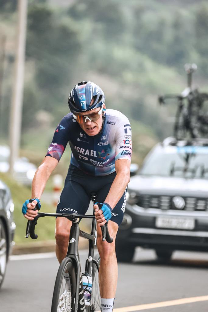 tour_du_Rwanda's tweet photo. KM 105 - The lead is 3'40''. 

Before the start of Stage 5, Froome  was 21st overall on GC, 1'08" behind the leader. As it stands, he is virtually in a yellow Jersey position. Can he hold on to this lead? #TdRwanda23 https://t.co/bejNa1XFf6