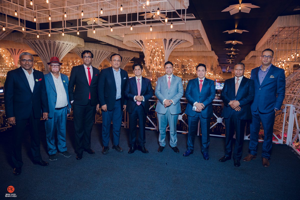 ThePradeep_A's tweet photo. #SignatureGlobal celebrated the successful sales of its previous projects &amp; launched its 3 new projects, #SignatureGlobalCity 92-2, 93 &amp; 79B in the mega event - MISSION 2023. We thank our team, valued partners, &amp; our amazing host @karan009wahi for making it a success. https://t.co/G1J3lz8zLx