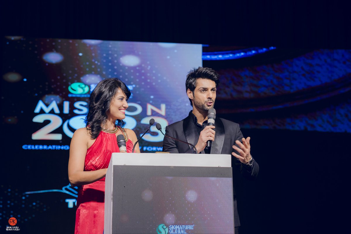 ThePradeep_A's tweet photo. #SignatureGlobal celebrated the successful sales of its previous projects &amp; launched its 3 new projects, #SignatureGlobalCity 92-2, 93 &amp; 79B in the mega event - MISSION 2023. We thank our team, valued partners, &amp; our amazing host @karan009wahi for making it a success. https://t.co/G1J3lz8zLx