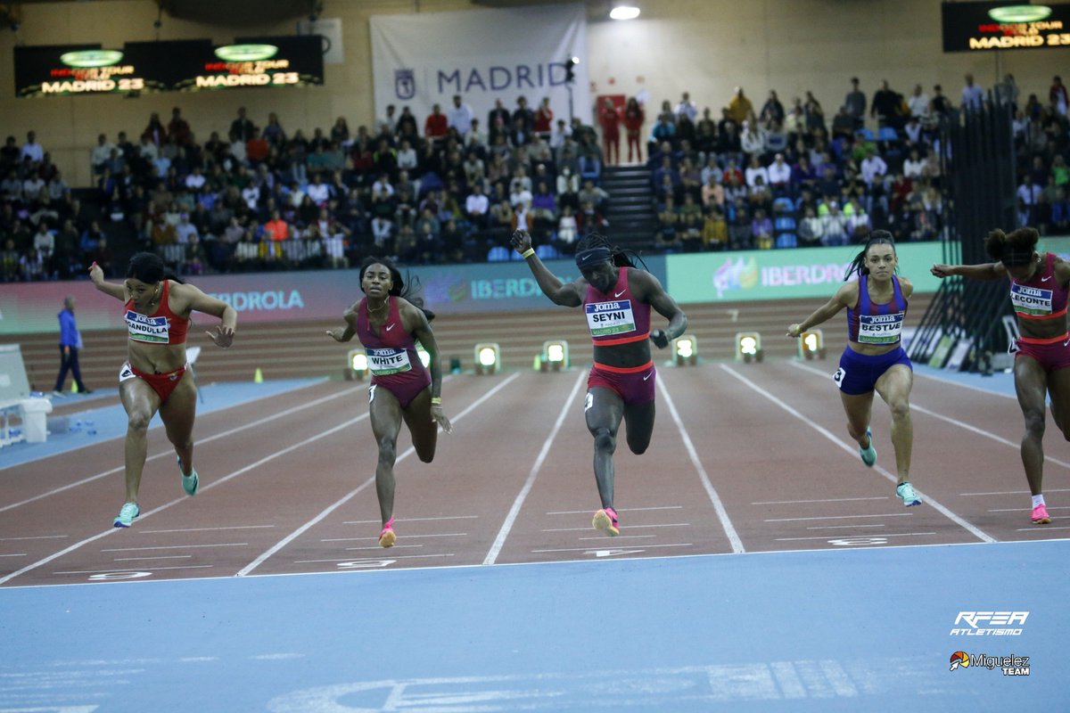 atletismoRFEA's tweet photo. 𝗠𝗮𝗱𝗿𝗶𝗱 𝗲𝘀 𝗮𝘁𝗹𝗲𝘁𝗶𝘀𝗺𝗼

Nos va a costar recuperarnos de tantas emociones 🥲

#CEatletismoPC ✅
#DNAMadrid ✅
#WorldIndoorTour ✅

¡GRACIAS, @MADRID! https://t.co/PNFcrNs3GH