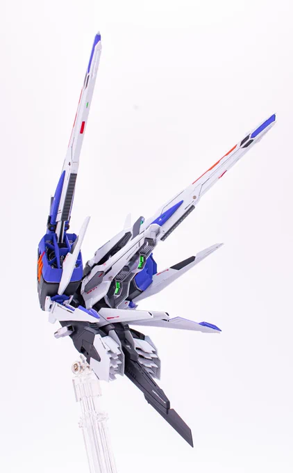 バックパックです。フリーダムとストライクガンダムのバックパックを組み合わせ、他キットパーツを組み合わせ味付けしました! 