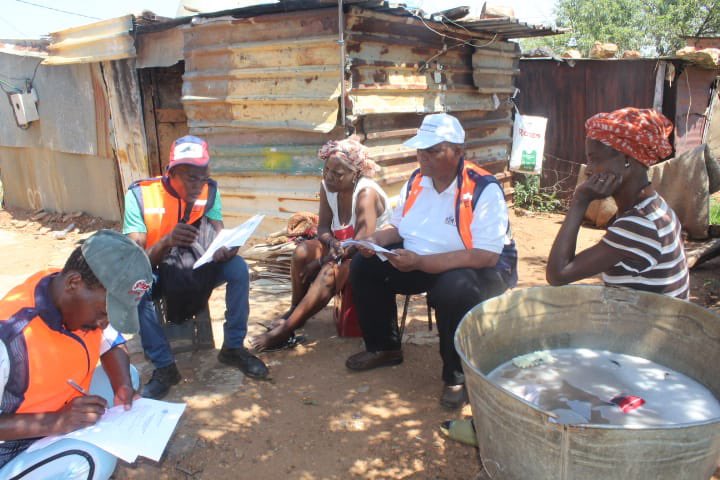 GDCoGTA's tweet photo. 📸 [PICTURES] Today the Community Development Workers (CDWs) are at 📍 Magagula Heights / Katlehong for the ABCD Community Asset Mapping. Assets to be identified includes businesses, schools , taxi ranks etc; these are identified with the aim to develop them. 

#ABCDInAction https://t.co/8yGaOBmqL1