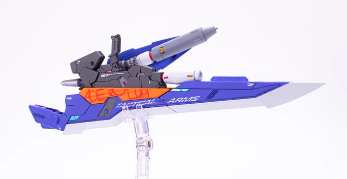 武装です。タクティカルアームズをベースにライフル、パイルバンカー、シールドと様々な武器の複合体として製作しました!全部盛り 