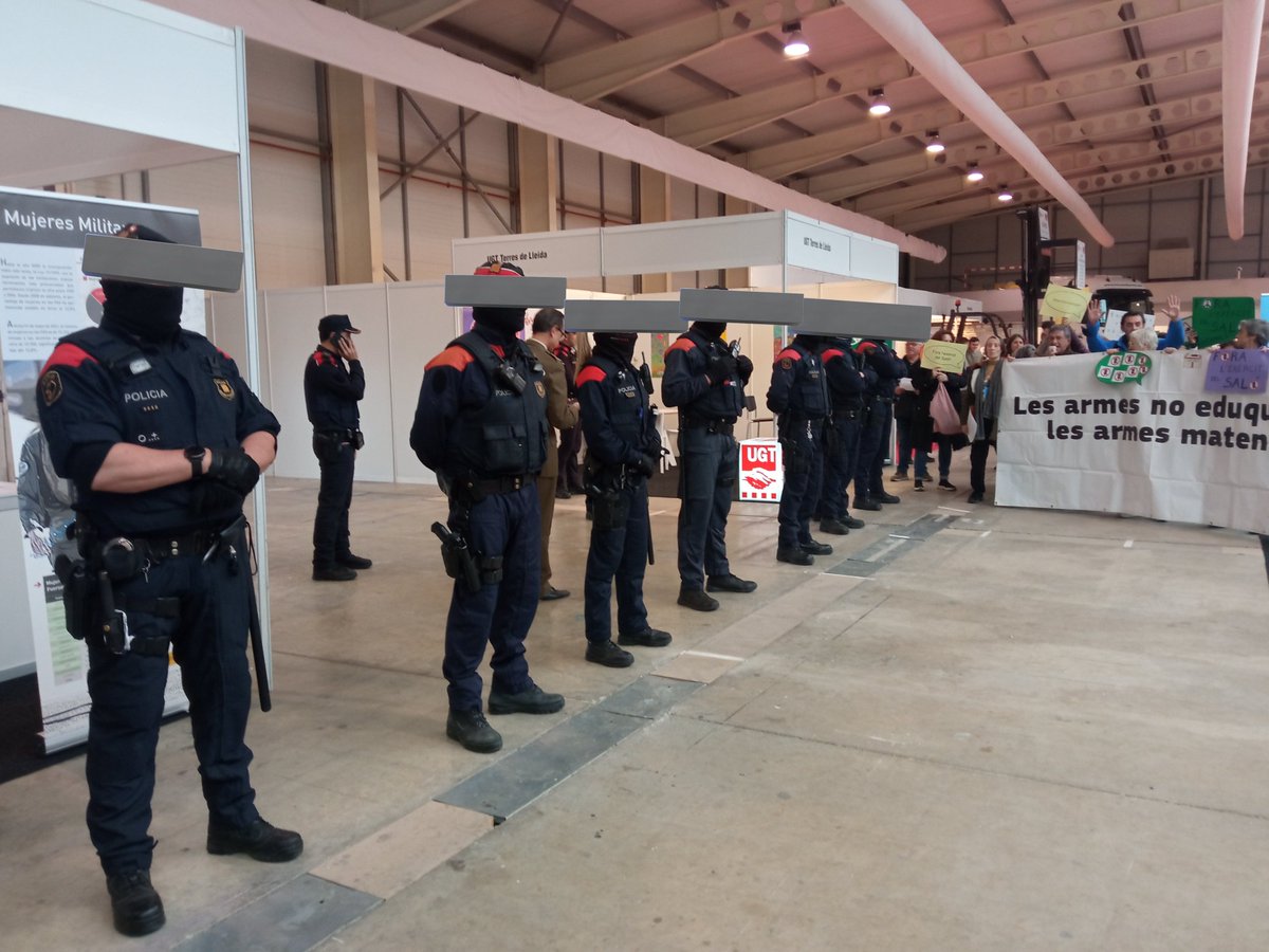 Desmilitaritzem Lleida tweet media