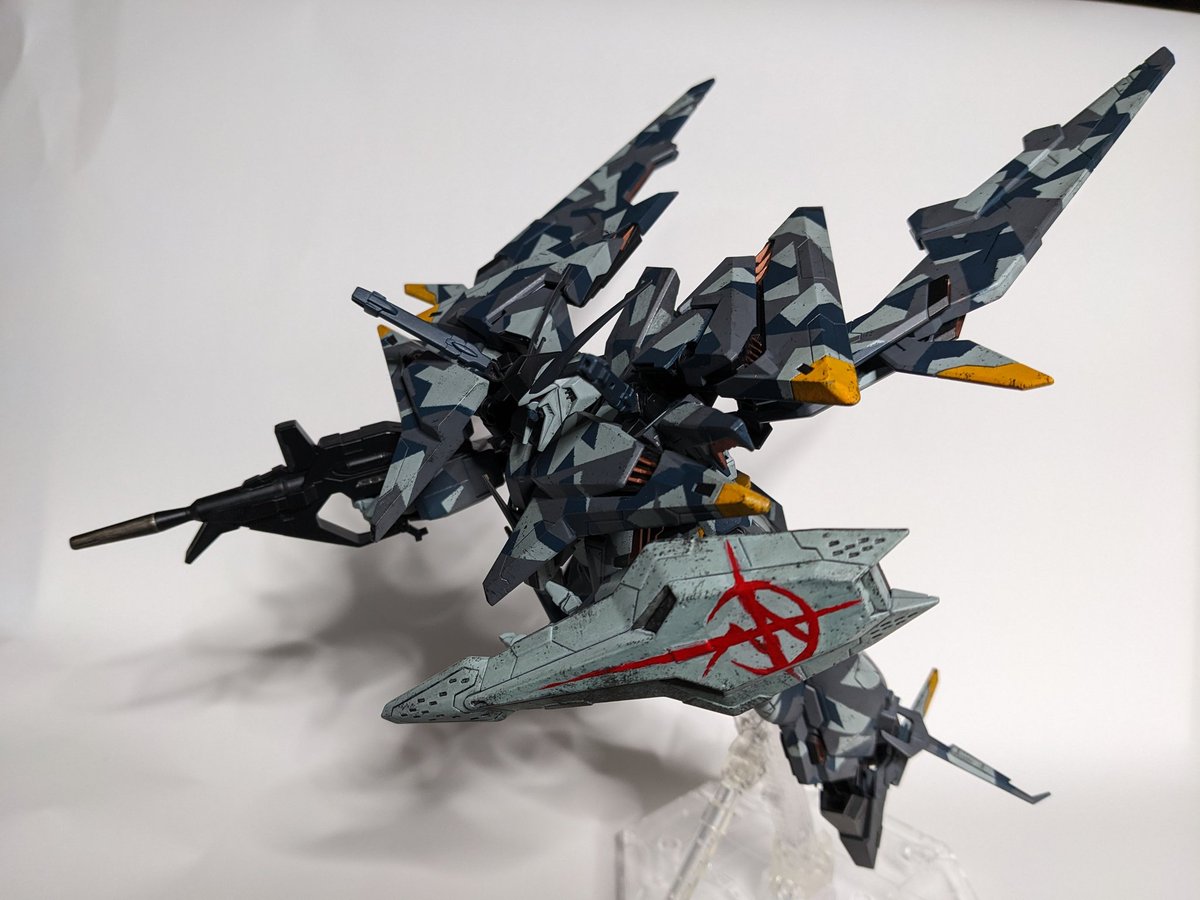 #ガンプラ
クスィーガンダムの塗装をしてみました。