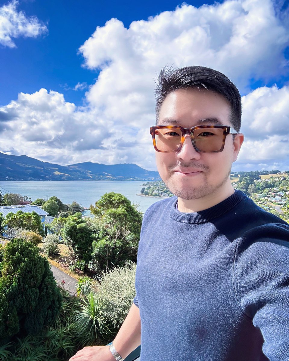 Mission ‘Surprise the Parents w/ a Secret Trip ’ — Accomplished.

Hello #Homeland, Gidday #NewZealand! 
Nice to see u again after 3 years for my 1st visit back home post-pandemic.

The most important &amp; meaningful trip of my life, so far🫰🇳🇿💖

#Home #Dunedin #Homeland #Family