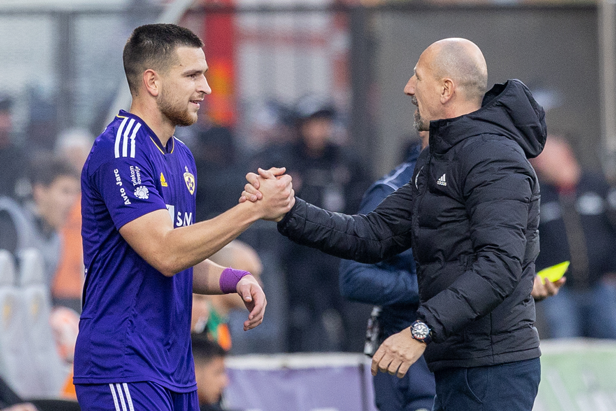 Naprej z vijol'čno energijo...

Ob 17.30: <a href="/NKDomzale/">NK Domžale</a> - <a href="/nkmaribor/">NK Maribor</a>. V živo na <a href="/Sport_Klub_Slo/">Sportklub Slovenija</a>  1.

#MiSkupajEnoSmo #GremoMaribor