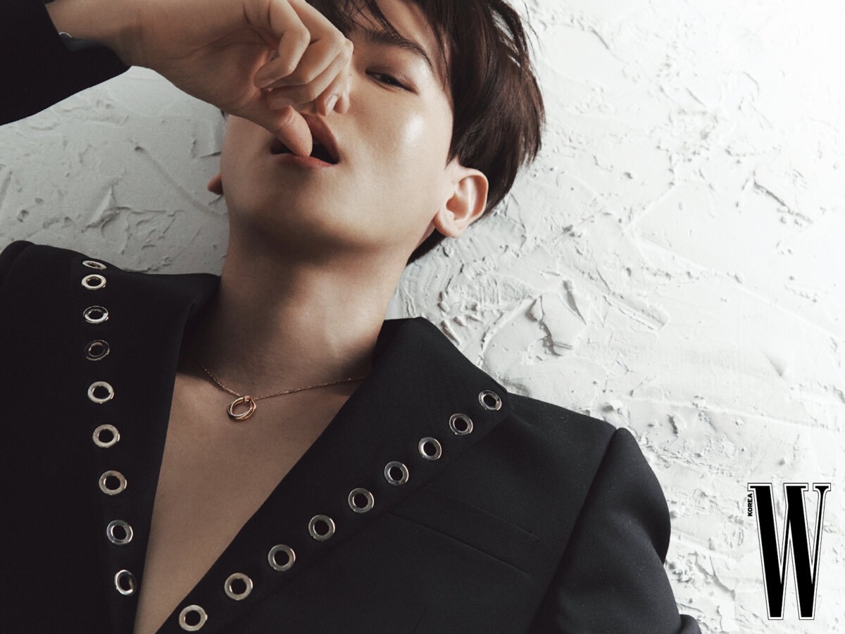 EXOGlobal's tweet photo. [OFFICIAL] 230223 W Korea Website Update with #BAEKHYUN ¹
https://t.co/BfcuGuGNb4

#EXO #엑소 @weareoneEXO
@B_hundred_Hyun https://t.co/bKWpJahi2r
