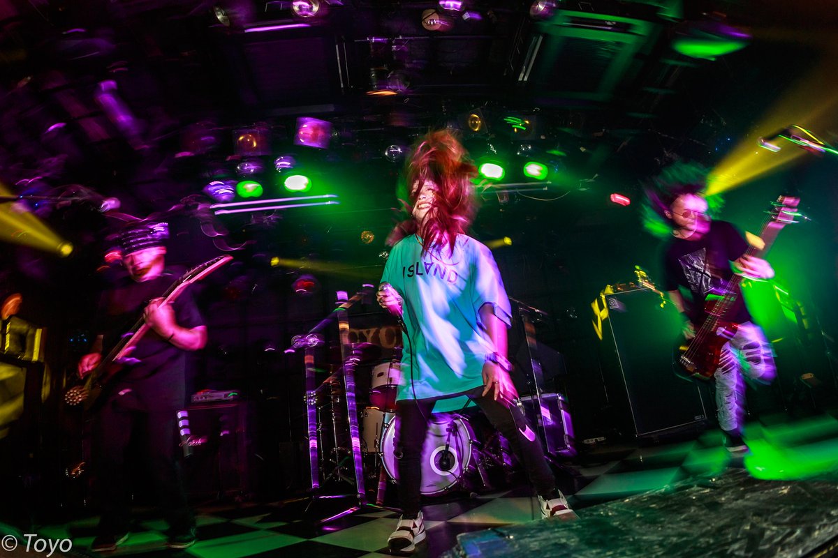 THEONOVA1's tweet photo. 本日20時にTHEO NOVAよりお知らせがあります https://t.co/D9k5azwG3d