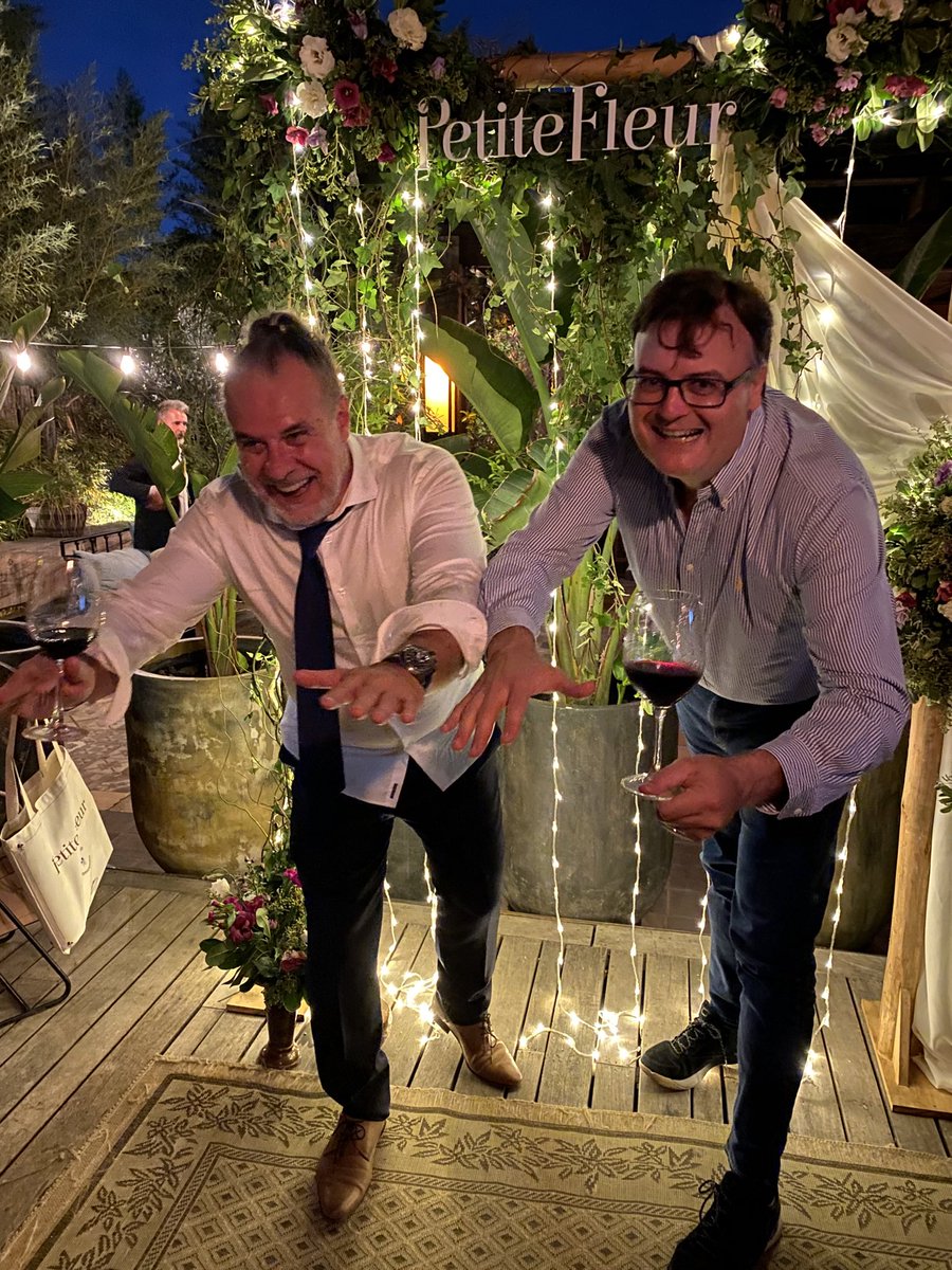 Ayer con <a href="/MarcePelleriti/">Marcelo Pelleriti</a> rememorando EL GOLPE en la presentación de la nueva imagen de Petite Flour 
El golpe 👇

instagram.com/s/aGlnaGxpZ2h0…