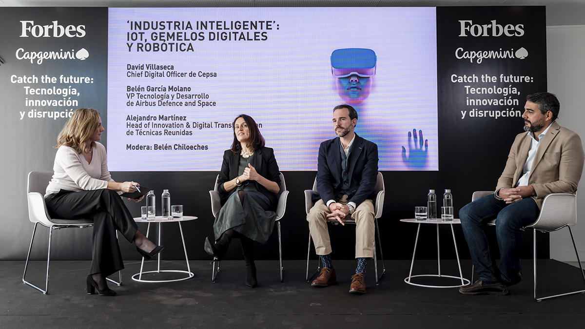 Tecnicas_reun's tweet photo. Nuestro compañero Alejandro Martínez ha participado en #CatchTheFuture, reciente encuentro organizado por @Forbes_es  y @Capgemini_ES  donde profesionales destacados han aportado su visión sobre el reto de la transformación digital.

Más info➡️ https://t.co/v66KvUSMvc https://t.co/8f9LoXHNwe