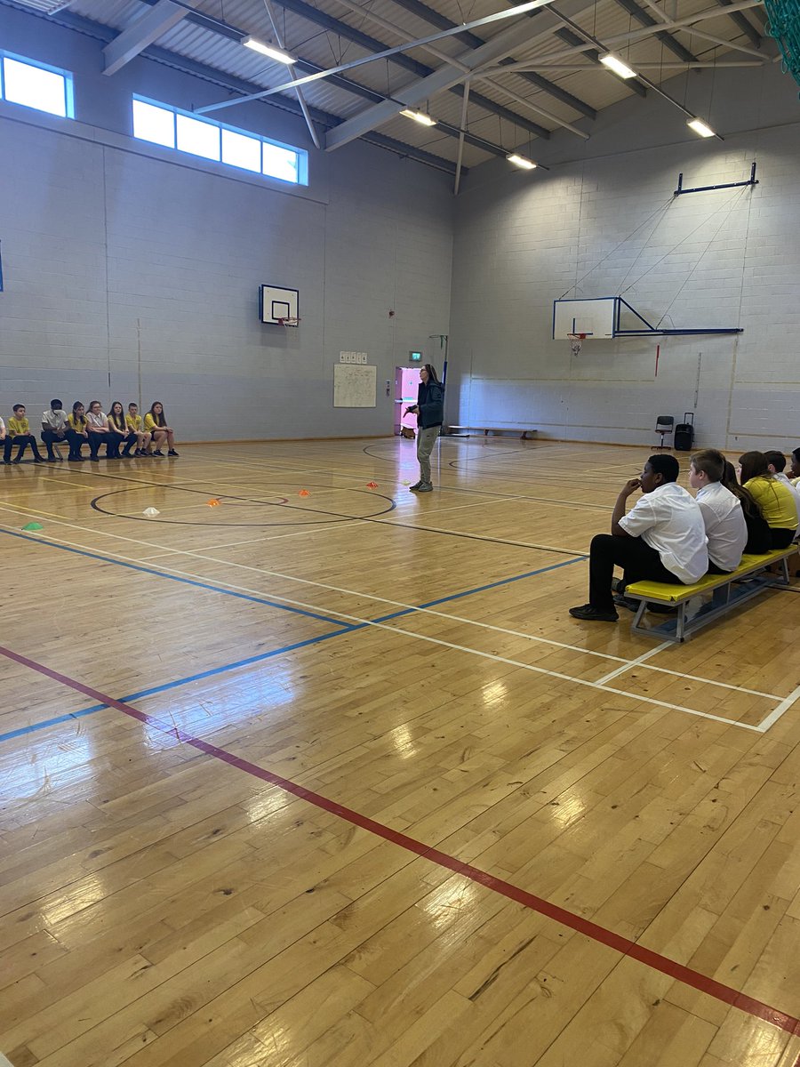 ASGLochendCHS's tweet photo. The sports leaders had lots of fun games ready for @StBenedictsPS the leaders did so well in leading the games and joining in the fun! @LochendPEDept @PEPASS_Leaders @PEPASSGlasgow 👏🏼👏🏼👏🏼 https://t.co/lCbL02NLwj