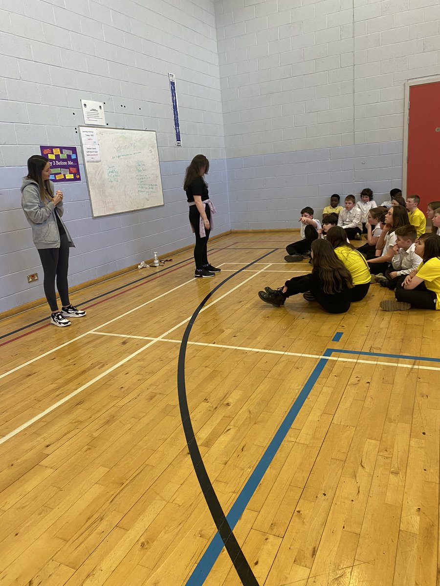 ASGLochendCHS's tweet photo. The sports leaders had lots of fun games ready for @StBenedictsPS the leaders did so well in leading the games and joining in the fun! @LochendPEDept @PEPASS_Leaders @PEPASSGlasgow 👏🏼👏🏼👏🏼 https://t.co/lCbL02NLwj