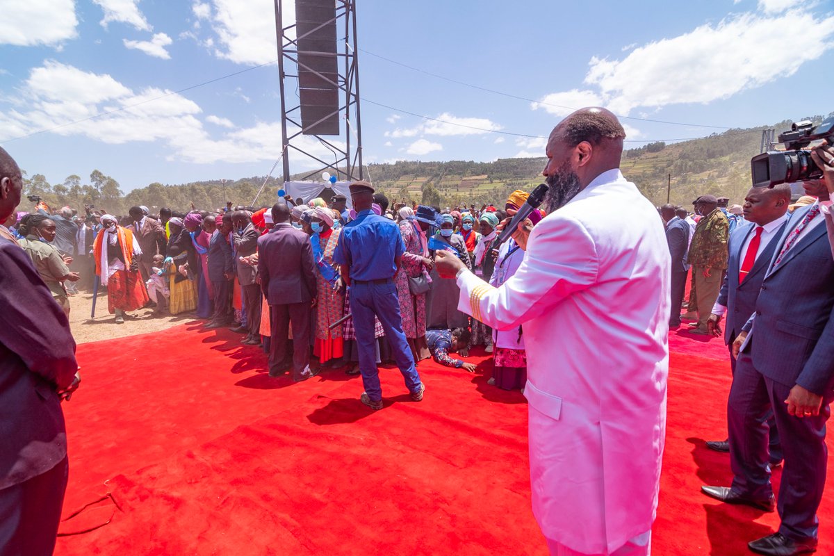 Over &amp; Over,
THE MEGA MEGA PROPHETS HAVE bn announcing in Public, that THEY OWN &amp; Walk with Two SHADOWS,THE CLOUD OF GOD!
It connects so well, when you see THEM Command Rain to Fall on our drought infected nation.

Isn't this removing DOUBTFUL thoughts out us?
#ElijahOpensHeavens