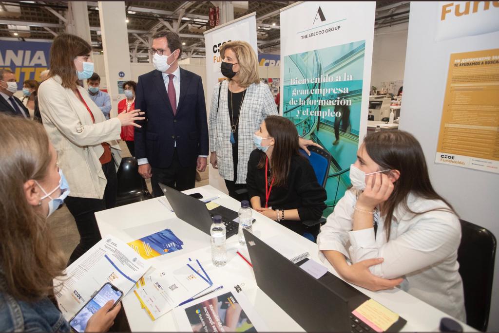 Fundacion_Ceoe's tweet photo. Con motivo del 1⃣año de la invasión de Ucrania🇺🇦

Agradecemos a las 2.000 #empresas que, a través de https://t.co/2ehJRX8Ifc, han presentado 7000 ofertas de #empleo para las personas ucranianas que han llegado a España💙💛

Trabajando por la inclusión social🔛#EmpresasXUcrania https://t.co/P8S0J5AD9A
