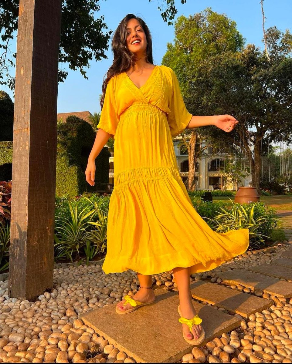 ETimesTV's tweet photo. Ishita Dutta brightening up our day with her beautiful sun-kissed photos !ππ
@ishidutta
#ishitadutta #beautyinyellow #sunkissed #etimestv https://t.co/L2Rv8GNwRi