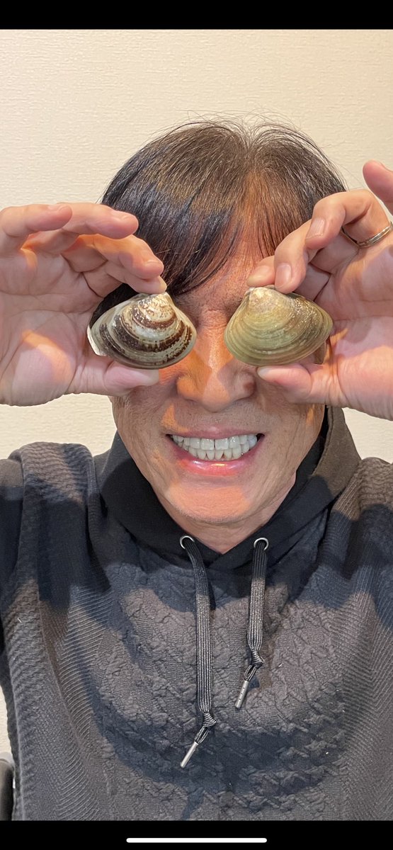 tomoyagold1's tweet photo. ！！感激！！
三重県桑名名産大蛤

贅沢過ぎて滅多に食べれない代物を頂きました。 https://t.co/dUXh7rqrWD