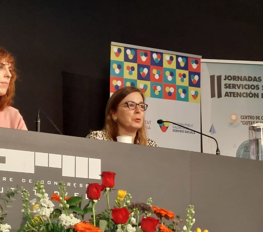 Hoy estoy compartiendo y aprendiendo en las #JornadaServeisSocialsAtencioPrimaria en @ajuntamentelx Gracias @GVAinclusio por la organización, la invitación y por el trabajo compartido @MSocialGob @DSocialesGob