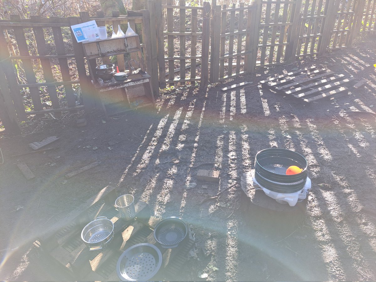 ERC_STEM's tweet photo. All set up in the Mud Kitchen at Off Grid Kids for some outdoor STEM on a beautiful morning. The focus is on separating mixtures with the challenge of creating filters to clean water @BusbyPrimary @NAC_STEM #BuildingERCsSTEMpire #OutdoorSTEM #SDGs https://t.co/JA4j3E065K