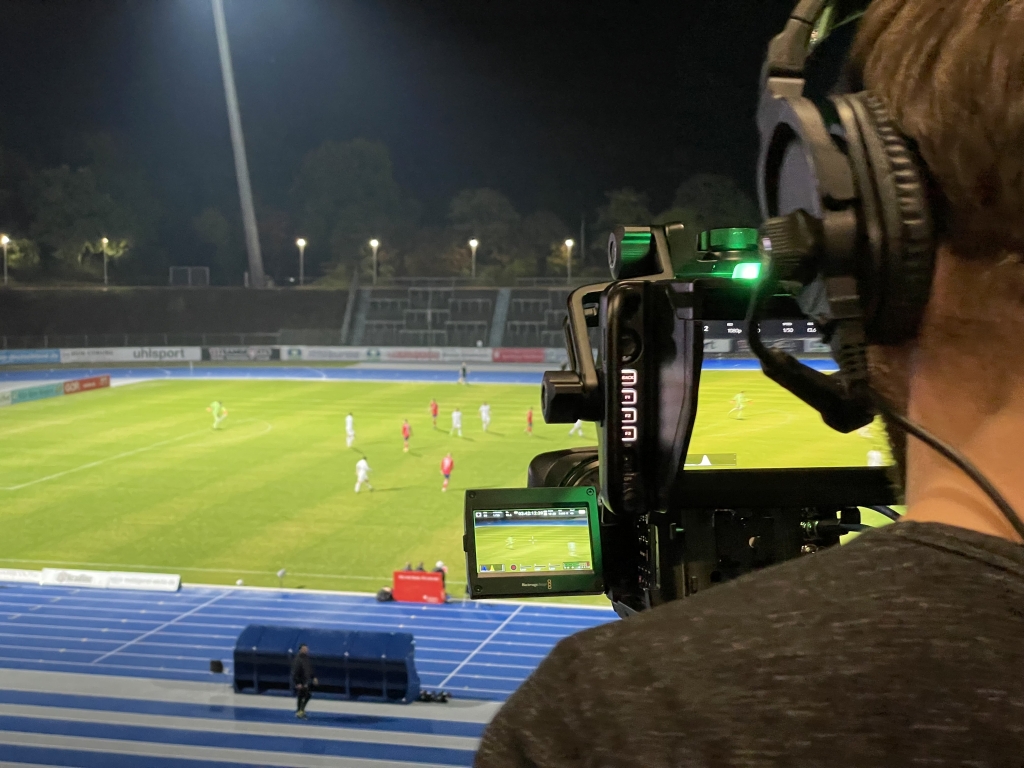Media Broadcast (@mediabroadcast) on Twitter photo #Campusnetze machen es möglich: Erste komplett #5G basierte Fußball-TV-Produktion von Media Broadcast und <a href="/Haivision/">Haivision</a>: bit.ly/3KtQumL
<a href="/dspricht5g/">Deutschland spricht über 5G</a> <a href="/5G_NRW/">Competence Center 5G.NRW</a> <a href="/5G_VIRTUOSA/">5G-VIRTUOSA</a> <a href="/5G_Records/">5G-Records</a> #Campusnetze machen es möglich: Erste komplett #5G basierte Fußball-TV-Produktion von Media Broadcast und <a href="/Haivision/">Haivision</a>: bit.ly/3KtQumL
<a href="/dspricht5g/">Deutschland spricht über 5G</a> <a href="/5G_NRW/">Competence Center 5G.NRW</a> <a href="/5G_VIRTUOSA/">5G-VIRTUOSA</a> <a href="/5G_Records/">5G-Records</a>