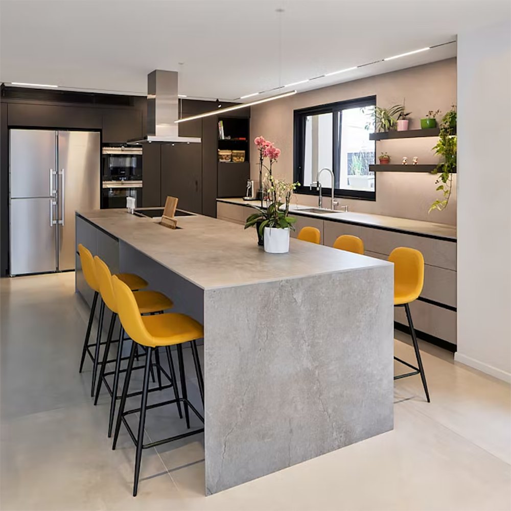 worktopscom's tweet image. Kovik Natural Dekton is a grey slab that features patterns made of veins. This Winter, install this beautiful dekton in your kitchens. 

Contact info@work-tops.com
work-tops.com/products/kovik…

#koviknaturaldekton #dekton #greykitchen #grey #kitchens #design #home #interiors #cabinets