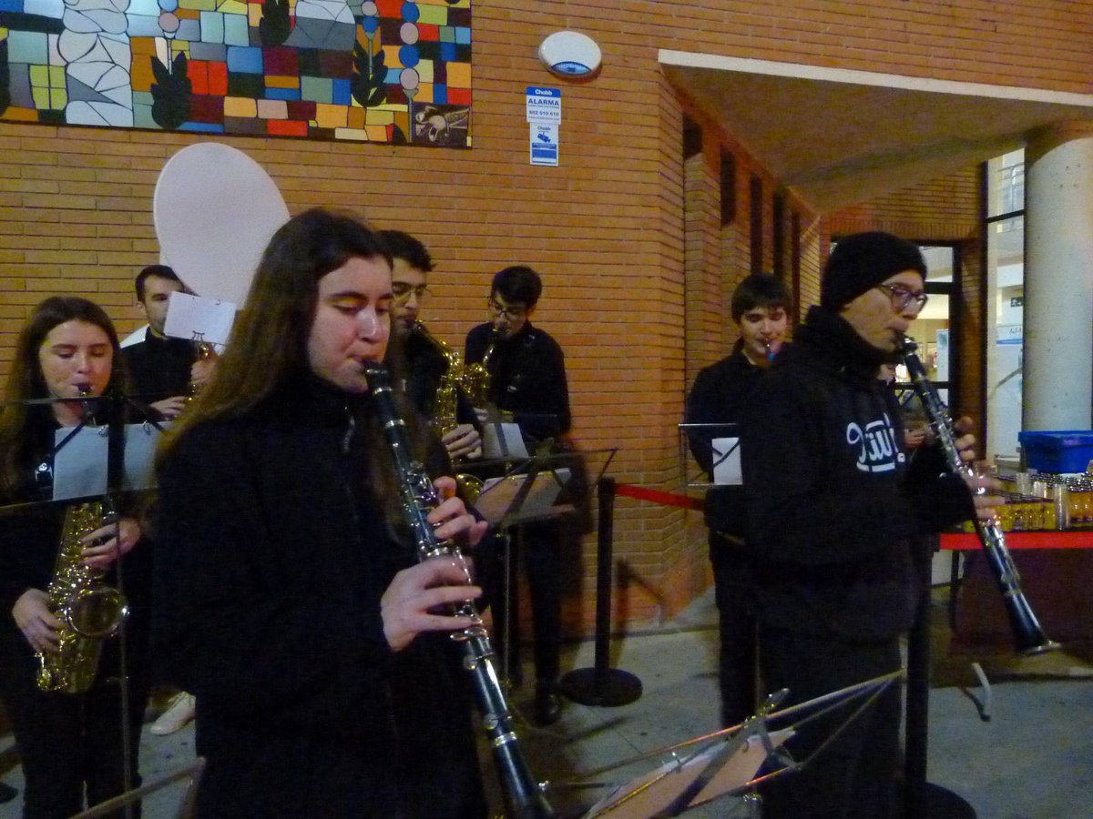 Ahir vam actuar a l’enterrament de la sardina🎷🎺🥁 i va ser tot un espectacle!!! 🔥⚰️🔥⚰️ 
Gràcies a tots els que vau venir a veure’ns🎊🎊🎊
#amcv #cerdanyoladelvalles #carnestoltes