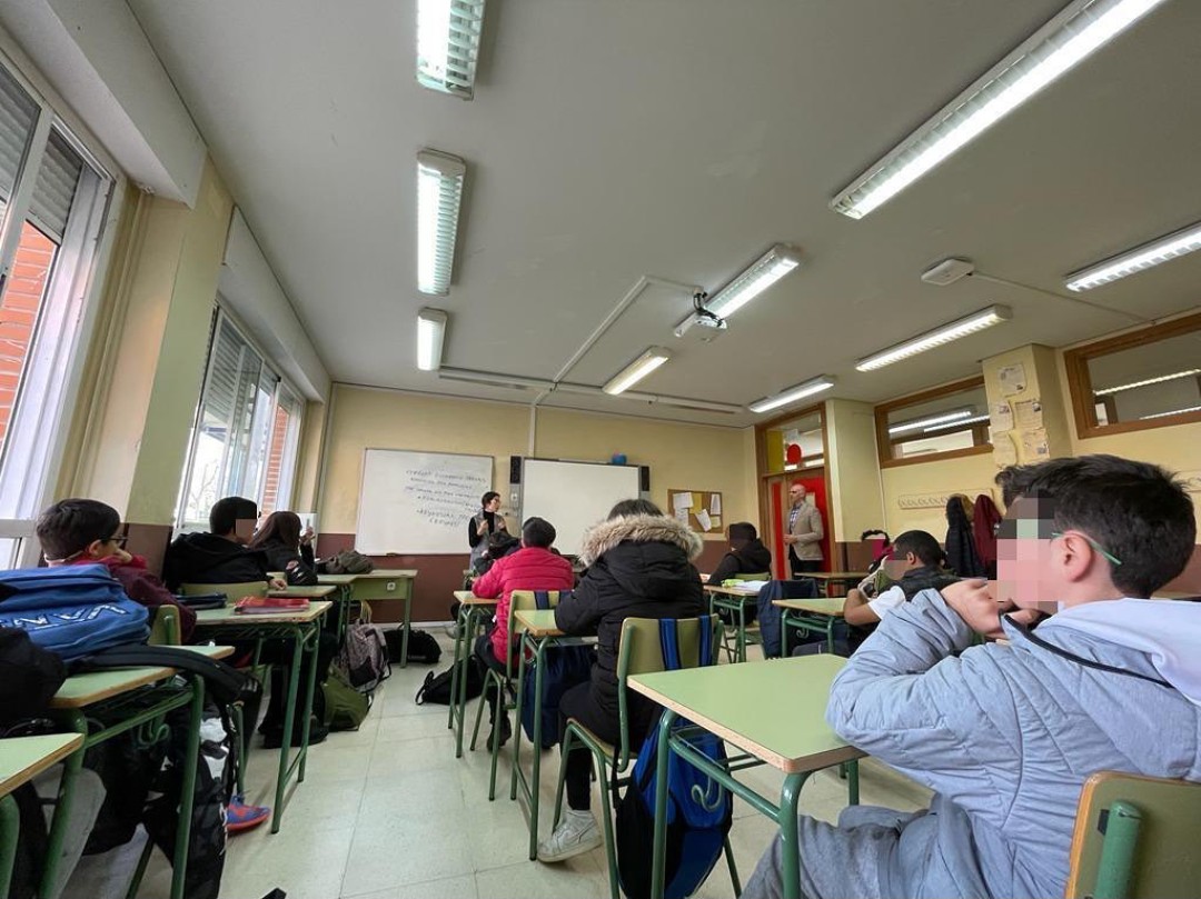 🙋🏽🙋🏽‍♀️🙋🏿‍♂️Hoy hemos asistido a la primera reunión mensual con delegadxs del IES Al-satt

Tras 3 semanas haciendo dinámicas en clases individuales, hemos recogido datos sobre intereses, preocupaciones y propuestas de lxs jóvenes del insti.

Ya estamos trabajando en ello!!